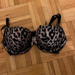Victoria’s Secrwt Very Sexy push up bra, 32C